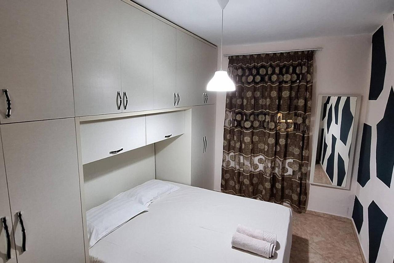 Promenade Apartment In City Centre Berat Eksteriør bilde